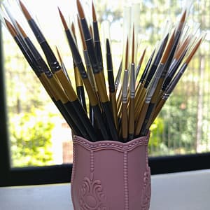 Pinceles redondos y liner